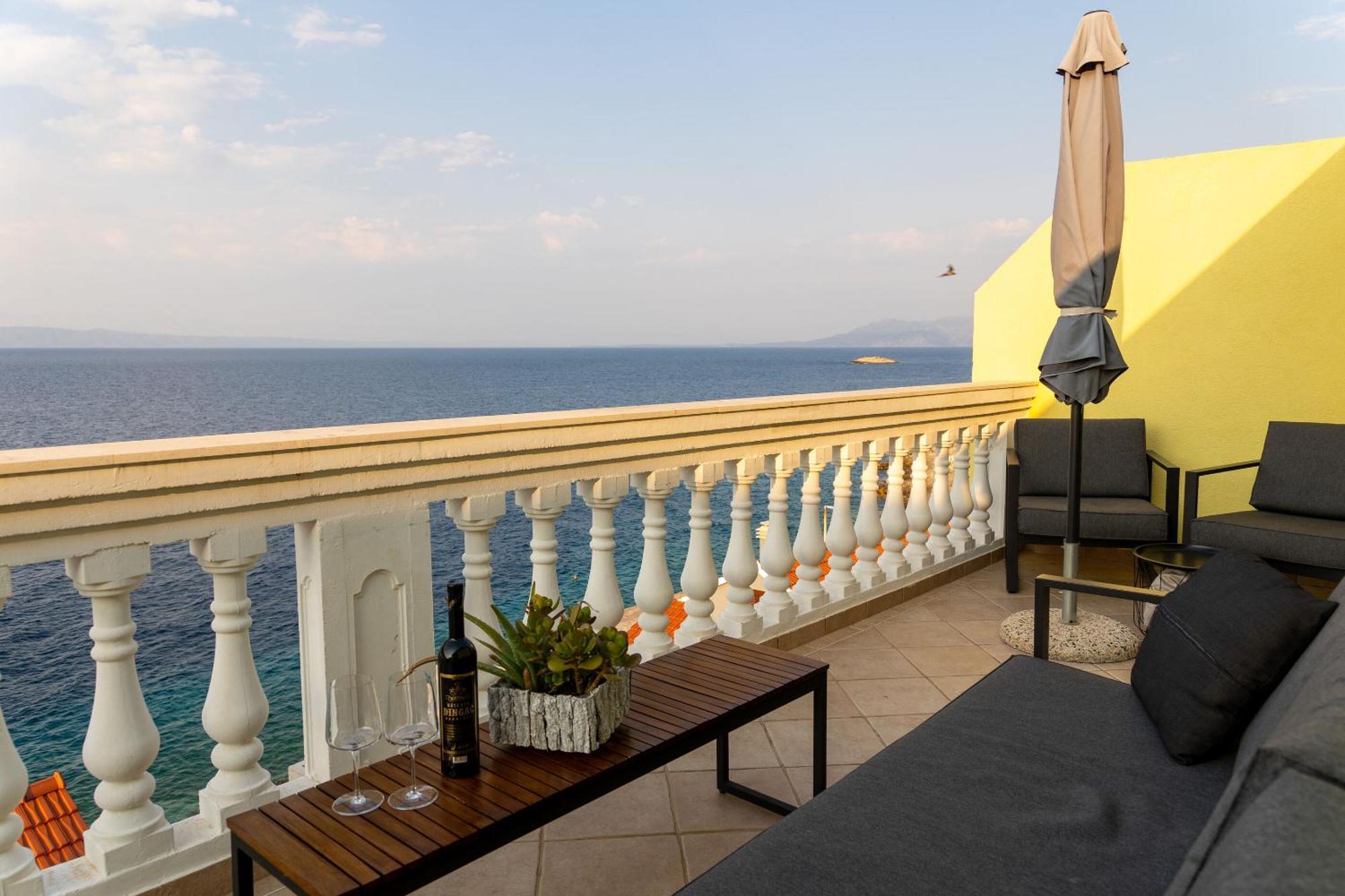 Apartments Dijana Prigradica Exterior photo